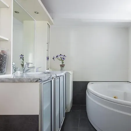 Beautiful With Amazing City View Apartment *